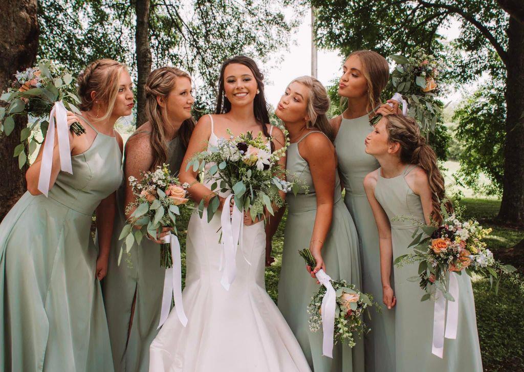 Burks wedding - Bride with bridesmaids